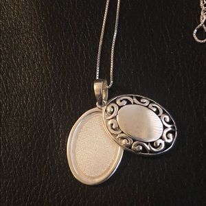 Sterling silver chain and 2 piece picture pendant